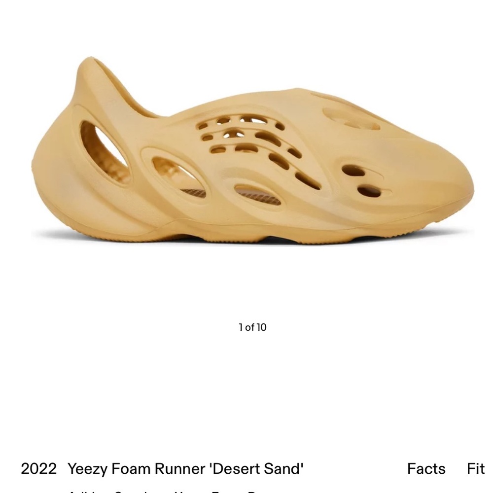 YEEZY FOAM RUNNER SIZE 4 dessert sand